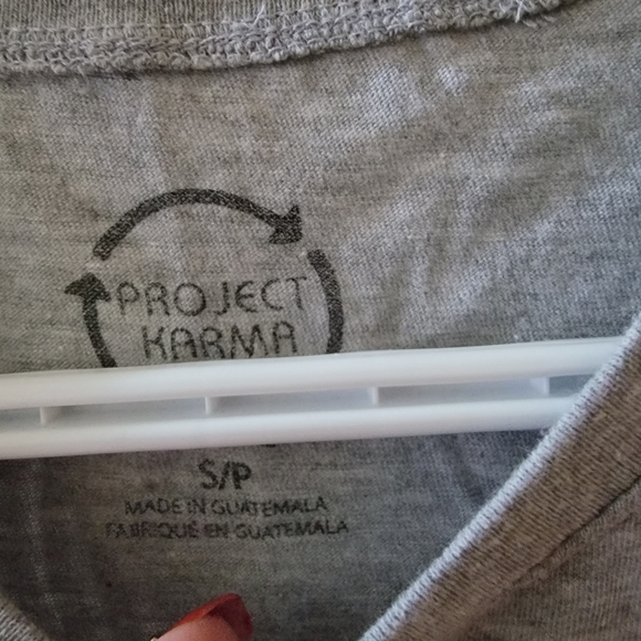 Grey workout shirt! - Picture 2 of 2